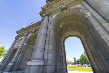 Fototapeta premium Famous monument known as Alcala gate located in Madrid, Spain