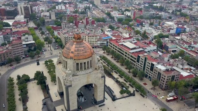 monumento a la revolucion in mexico city
