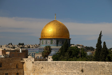 Fototapeta na wymiar Jerusalem, Israel - May 16, 2018: View of the Dome of the Rock in Jerusalem, the oldest monumental sacred building of Islam and one of the main Islamic shrines.