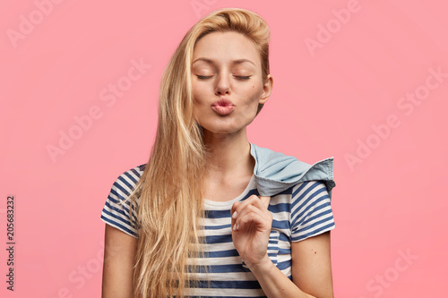 HENTAI SENSEI GALLERY Facial Pores Treatment