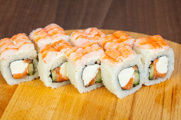 Roll with shrimp