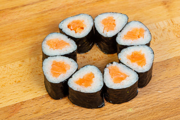 Salmon maki roll