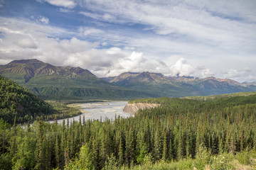 Fototapeta na wymiar Views from Glenn Hwy between Palmer and Glenallen, Alaska