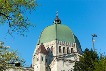 Fototapeta na wymiar Saint Joseph's Oratory of Mount Royal located in Montreal is Canada's largest church
