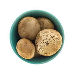 Fototapeta na wymiar Baby bella mushrooms in a bowl