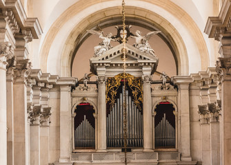 Fototapeta na wymiar San Giorgio Maggiore with Pipe Organ