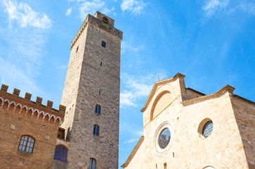 Fototapeta na wymiar The medieval architectures of San Giminiano