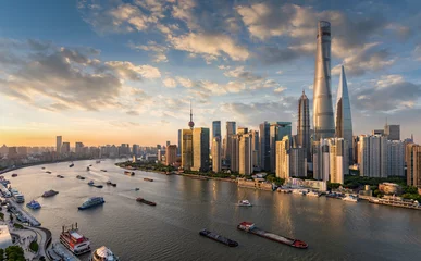 Photo sur Plexiglas Shanghai Vue des gratte-ciel modernes de l& 39 horizon de Changhaï au coucher du soleil, Chine