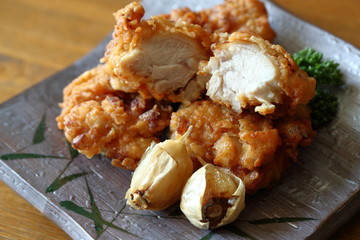 ザンギとにんにく素揚げ
