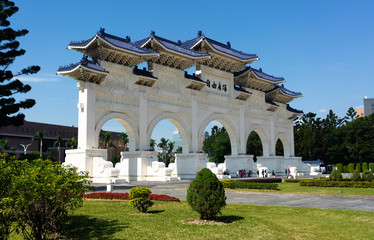 Fototapeta na wymiar Front gate of national Chiang Kai-shek Memorial Hall in Taipei