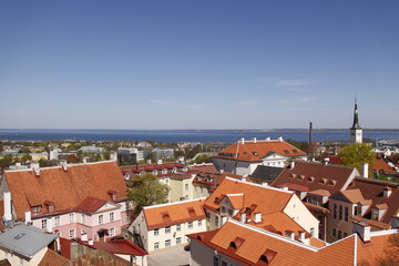 Naklejka na ściany i meble Panorama de la ville basse à Tallinn, Estonie