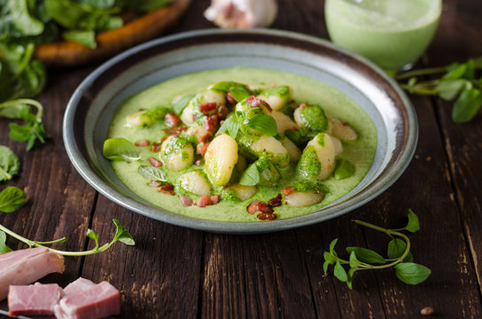 Gnocchi With Bacon And Basil Spinach Sauce