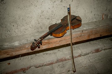 Old violin in the case © jerryjoz