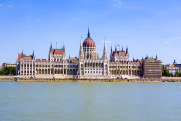 Foto op Plexiglas famous Hungarian parliament in Budapest © travelview