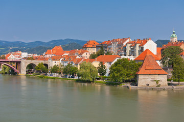 Fototapeta na wymiar Maribor city embankment