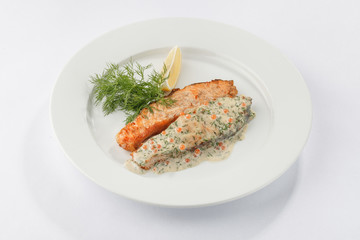 Fried salmon with lemon