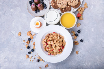 Obraz na płótnie Canvas Home made cereal breakfast