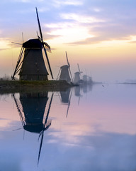 Windmühlen in Kinderdijk - 205785084