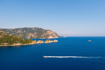 Fototapeta na wymiar beautiful scenery of the mountains in the sea