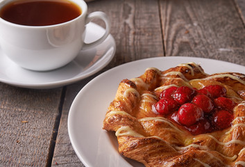 raspberry puff pastry tarts 