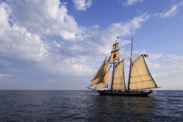 Obraz na płótnie Canvas Tall ship under sail 