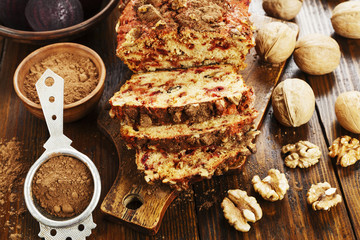 Beetroot pie with walnuts