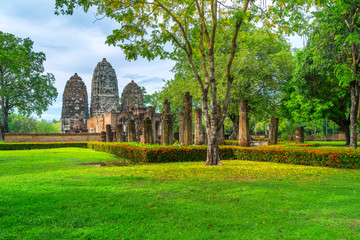 Fototapeta na wymiar Sukhothai historical park Thailand