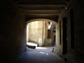 Fototapeta premium Ark to courtyard in old city of Saint Petersburg, Russia