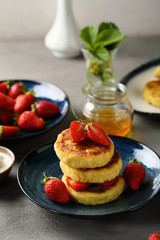 Cheese pancake with berry