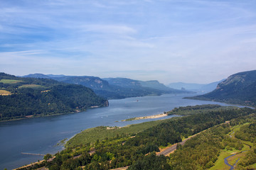 Corbett, Oregon, USA: Columbia River outlook from Vista House