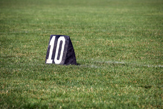 American football 10 yard line number marker