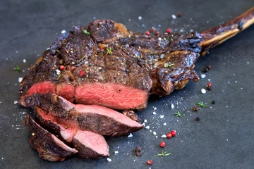 Fotobehang Tomahawk Steak © juefraphoto