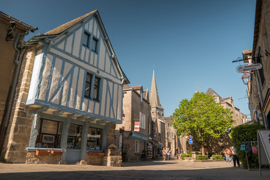 Maison &agrave; colombages et ruelles m&eacute;di&eacute;vales &agrave; Gu&eacute;rande