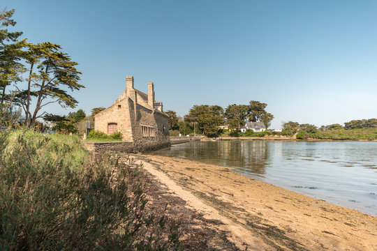 Moulin &agrave; mar&eacute;e de Pen Castel &agrave; Arzon face au golfe du Morbihan