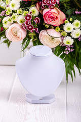 Mannequin for jewelry necklace