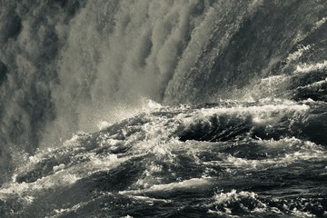 Obraz premium Isolated image of a beautiful edge of a waterfall