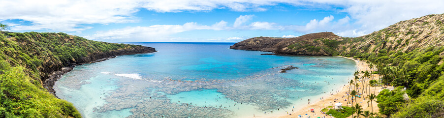 Fototapeta na wymiar Perfect Beach for Snorkeling at the Hanauma Bay in Hawaii