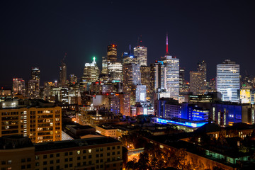 Fototapeta na wymiar View of Toronto downtown at night