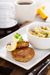 Crab cakes with potatoes