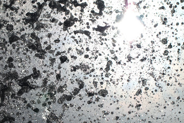 the fountain from the water beats up