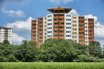 beeindruckender Wohnblock im Kölner Süden