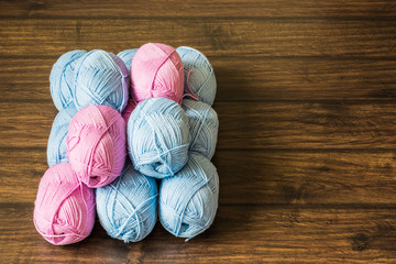 Colored coils of thread for knitting warm clothes