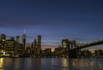 Obraz na płótnie Canvas New York at night
