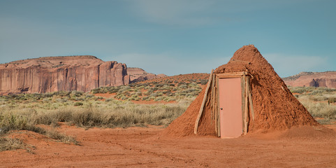 Traditional Navajo house called a hogan - obrazy, fototapety, plakaty