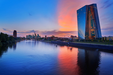 Naklejka premium Frankfurt skyline at sunset in Germany