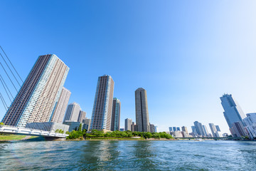 隅田川沿いの高層マンション  High-rise condominium in Tokyo