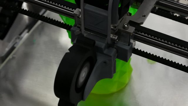 3D printer prints the Vase, close-up