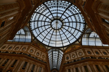 ミラノの教会とミラノ工科大学