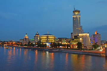 Obraz premium Embankment of the Moscow River near the Moscow House of Music at night. Russia, Moscow, May 2018