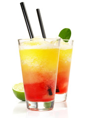 Zweifarbige Margarita Cocktails